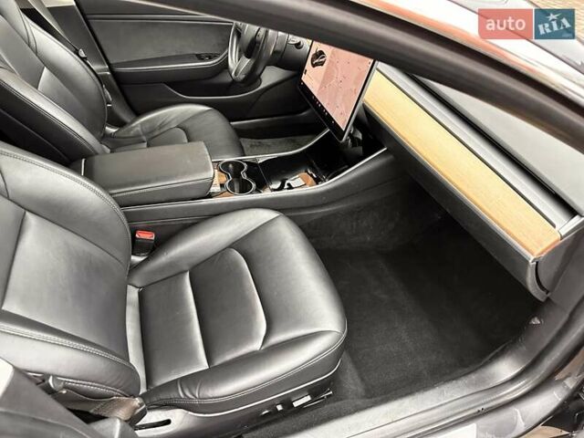 Сірий Тесла Модель 3, об'ємом двигуна 0 л та пробігом 224 тис. км за 13800 $, фото 45 на Automoto.ua