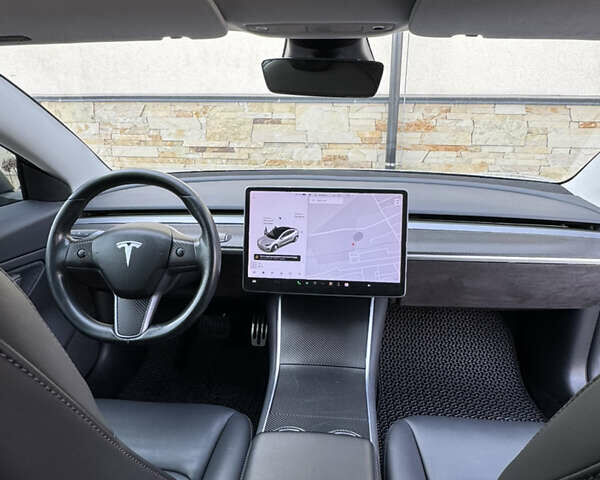 Серый Тесла Модель 3, объемом двигателя 0 л и пробегом 84 тыс. км за 17400 $, фото 42 на Automoto.ua