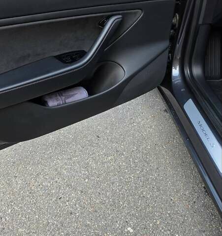 Сірий Тесла Модель 3, об'ємом двигуна 0 л та пробігом 84 тис. км за 17500 $, фото 23 на Automoto.ua