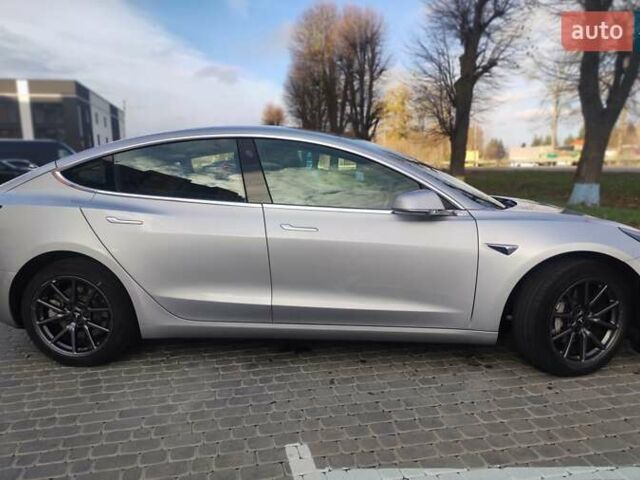 Сірий Тесла Модель 3, об'ємом двигуна 0 л та пробігом 69 тис. км за 19000 $, фото 10 на Automoto.ua