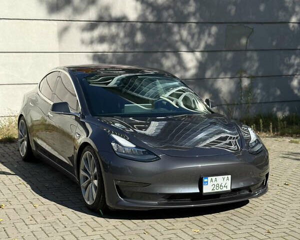 Сірий Тесла Модель 3, об'ємом двигуна 0 л та пробігом 50 тис. км за 18500 $, фото 2 на Automoto.ua