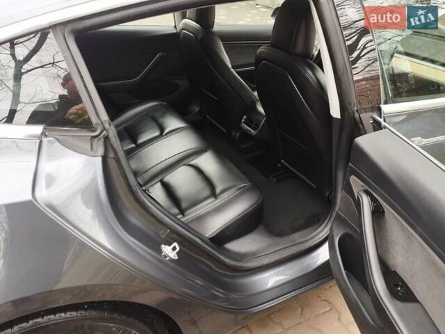 Серый Тесла Модель 3, объемом двигателя 0 л и пробегом 139 тыс. км за 15300 $, фото 10 на Automoto.ua