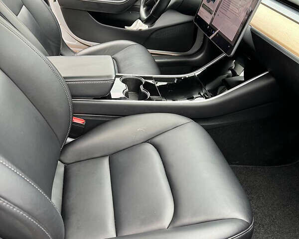 Сірий Тесла Модель 3, об'ємом двигуна 0 л та пробігом 167 тис. км за 18500 $, фото 12 на Automoto.ua