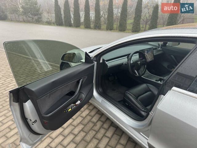 Сірий Тесла Модель 3, об'ємом двигуна 0 л та пробігом 165 тис. км за 16400 $, фото 13 на Automoto.ua