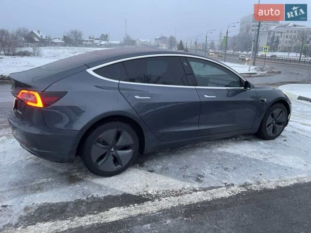 Серый Тесла Модель 3, объемом двигателя 0 л и пробегом 315 тыс. км за 14750 $, фото 2 на Automoto.ua