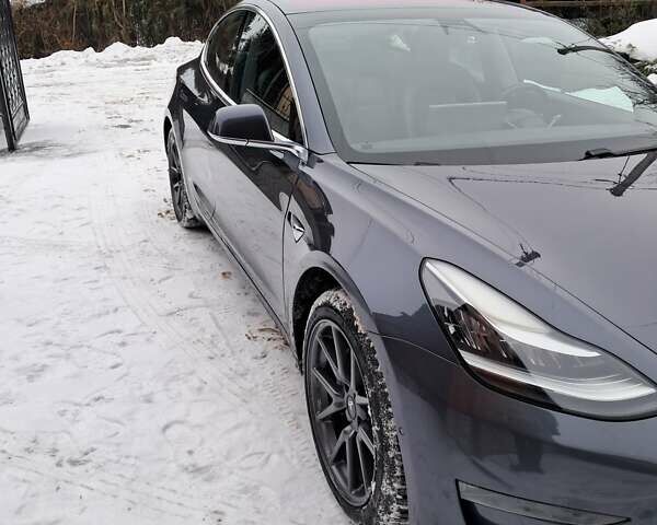 Сірий Тесла Модель 3, об'ємом двигуна 0 л та пробігом 135 тис. км за 18200 $, фото 1 на Automoto.ua