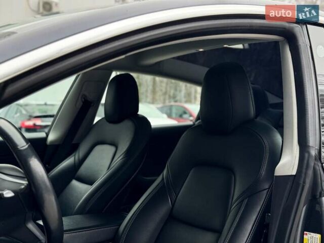 Серый Тесла Модель 3, объемом двигателя 0 л и пробегом 120 тыс. км за 17499 $, фото 13 на Automoto.ua