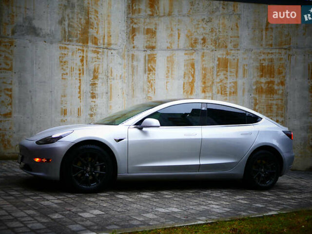 Серый Тесла Модель 3, объемом двигателя 0 л и пробегом 119 тыс. км за 18300 $, фото 11 на Automoto.ua