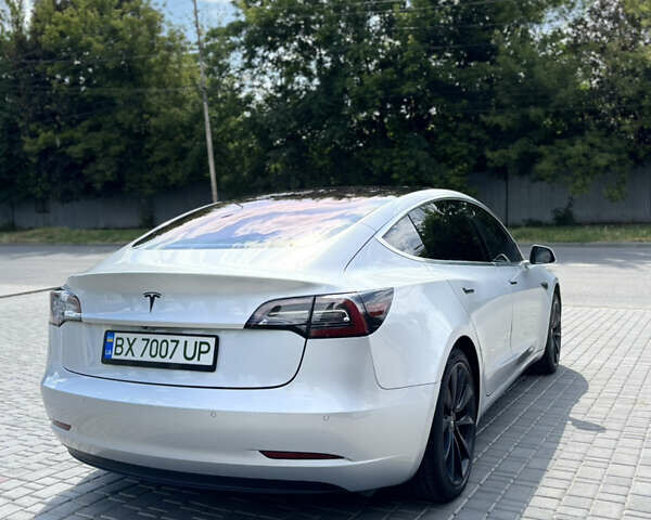 Сірий Тесла Модель 3, об'ємом двигуна 0 л та пробігом 180 тис. км за 17300 $, фото 15 на Automoto.ua