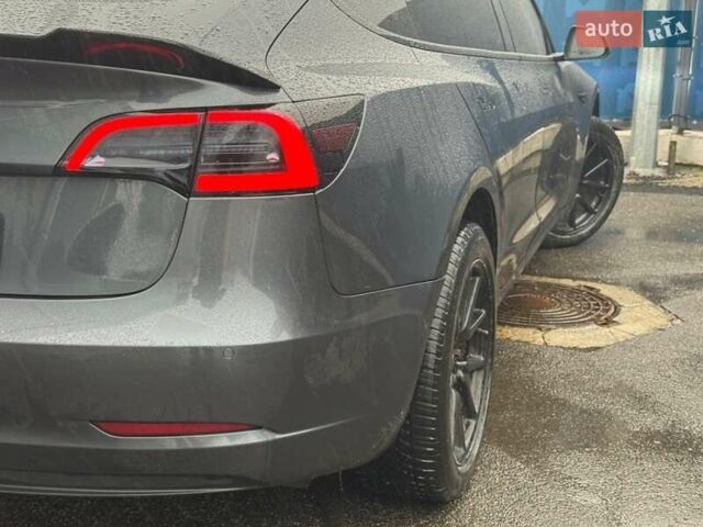 Серый Тесла Модель 3, объемом двигателя 0 л и пробегом 162 тыс. км за 13999 $, фото 7 на Automoto.ua