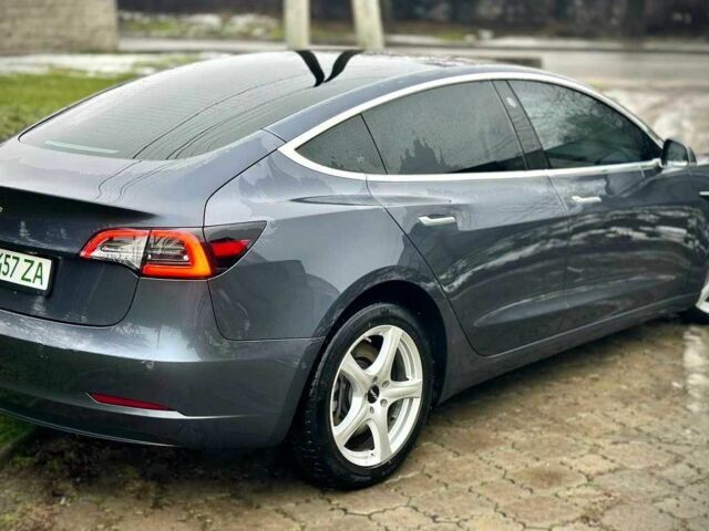 Серый Тесла Модель 3, объемом двигателя 0 л и пробегом 285 тыс. км за 14000 $, фото 3 на Automoto.ua