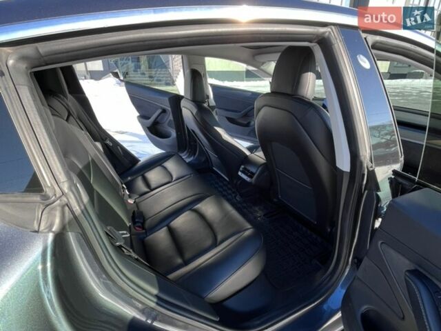 Сірий Тесла Модель 3, об'ємом двигуна 0 л та пробігом 112 тис. км за 15999 $, фото 13 на Automoto.ua