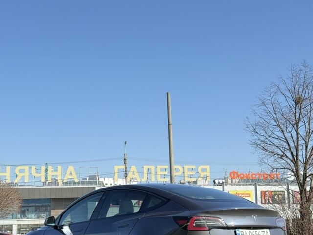 Серый Тесла Модель 3, объемом двигателя 0 л и пробегом 170 тыс. км за 16399 $, фото 3 на Automoto.ua