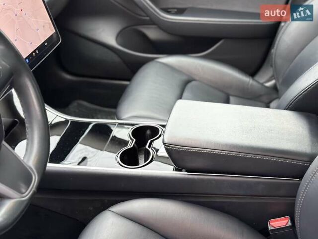 Сірий Тесла Модель 3, об'ємом двигуна 0 л та пробігом 224 тис. км за 13800 $, фото 30 на Automoto.ua
