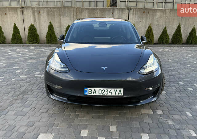 Сірий Тесла Модель 3, об'ємом двигуна 0 л та пробігом 106 тис. км за 19500 $, фото 2 на Automoto.ua