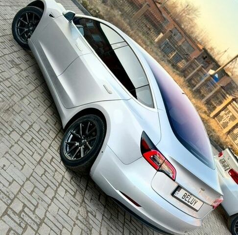 Серый Тесла Модель 3, объемом двигателя 0 л и пробегом 193 тыс. км за 16000 $, фото 7 на Automoto.ua