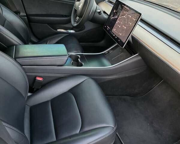 Серый Тесла Модель 3, объемом двигателя 0 л и пробегом 105 тыс. км за 16700 $, фото 13 на Automoto.ua