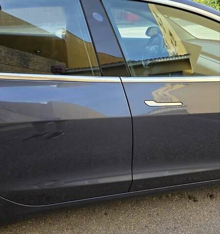 Сірий Тесла Модель 3, об'ємом двигуна 0 л та пробігом 84 тис. км за 17500 $, фото 19 на Automoto.ua