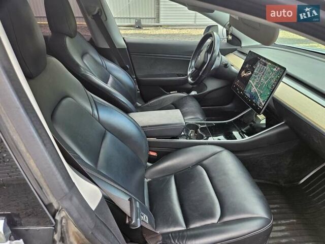 Сірий Тесла Модель 3, об'ємом двигуна 0 л та пробігом 102 тис. км за 18000 $, фото 2 на Automoto.ua