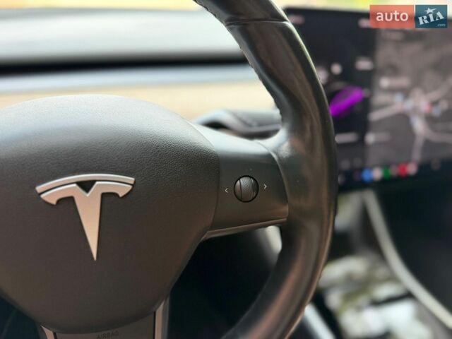 Сірий Тесла Модель 3, об'ємом двигуна 0 л та пробігом 99 тис. км за 16500 $, фото 36 на Automoto.ua