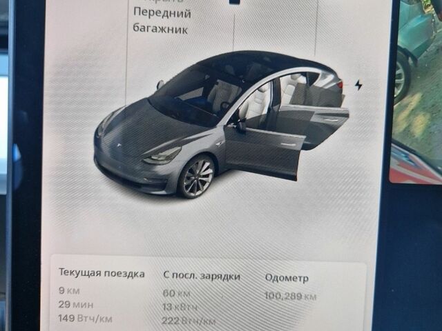 Серый Тесла Модель 3, объемом двигателя 0 л и пробегом 100 тыс. км за 18500 $, фото 4 на Automoto.ua