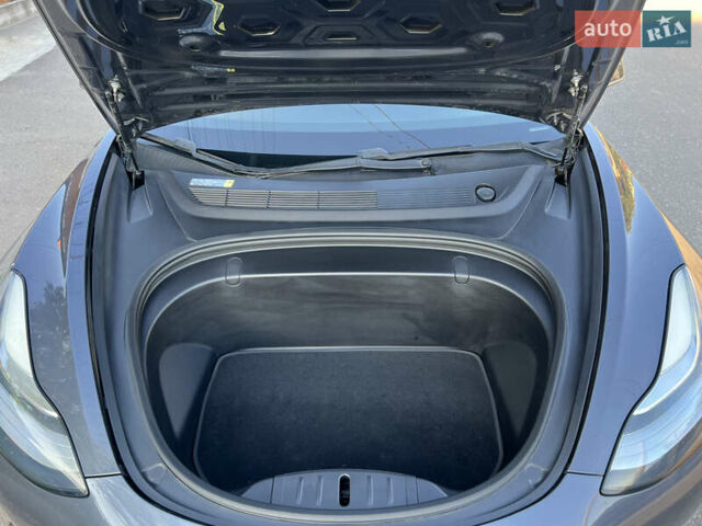 Сірий Тесла Модель 3, об'ємом двигуна 0 л та пробігом 109 тис. км за 16900 $, фото 9 на Automoto.ua