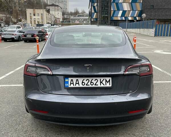 Серый Тесла Модель 3, объемом двигателя 0 л и пробегом 110 тыс. км за 18000 $, фото 3 на Automoto.ua