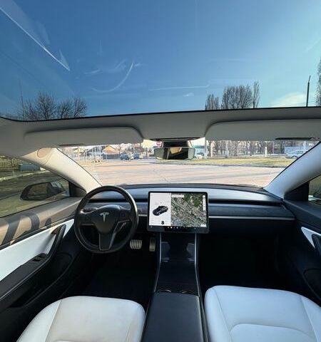 Сірий Тесла Модель 3, об'ємом двигуна 0 л та пробігом 165 тис. км за 20000 $, фото 18 на Automoto.ua