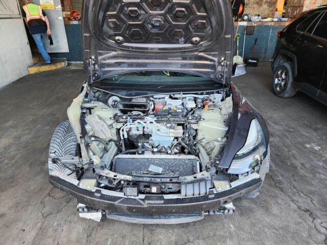 Серый Тесла Модель 3, объемом двигателя 0 л и пробегом 162 тыс. км за 17800 $, фото 17 на Automoto.ua