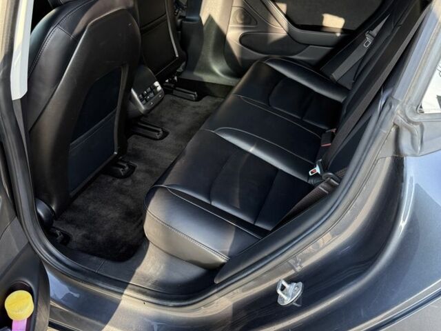 Сірий Тесла Модель 3, об'ємом двигуна 0 л та пробігом 122 тис. км за 15490 $, фото 5 на Automoto.ua