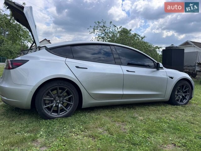 Сірий Тесла Модель 3, об'ємом двигуна 0 л та пробігом 130 тис. км за 17300 $, фото 2 на Automoto.ua