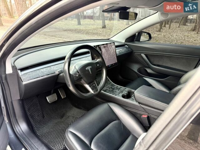 Сірий Тесла Модель 3, об'ємом двигуна 0 л та пробігом 95 тис. км за 17499 $, фото 7 на Automoto.ua