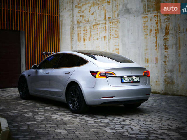 Серый Тесла Модель 3, объемом двигателя 0 л и пробегом 119 тыс. км за 18300 $, фото 9 на Automoto.ua