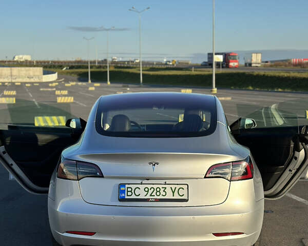 Серый Тесла Модель 3, объемом двигателя 0 л и пробегом 71 тыс. км за 17400 $, фото 12 на Automoto.ua