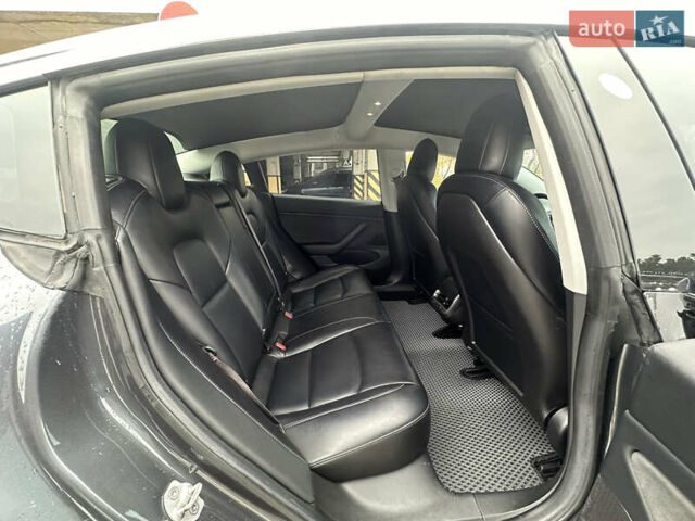 Сірий Тесла Модель 3, об'ємом двигуна 0 л та пробігом 150 тис. км за 13999 $, фото 23 на Automoto.ua