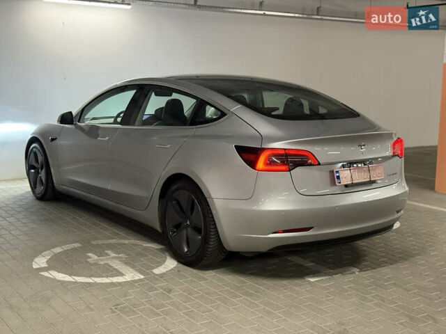 Серый Тесла Модель 3, объемом двигателя 0 л и пробегом 84 тыс. км за 19300 $, фото 20 на Automoto.ua