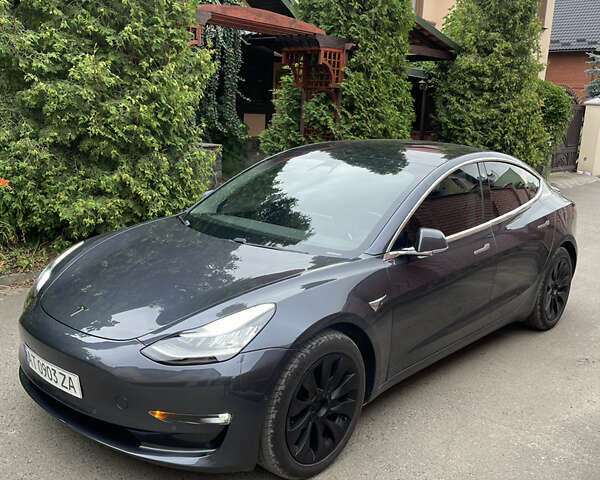 Серый Тесла Модель 3, объемом двигателя 0 л и пробегом 80 тыс. км за 21000 $, фото 16 на Automoto.ua
