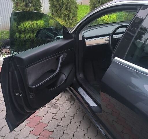 Серый Тесла Модель 3, объемом двигателя 0 л и пробегом 182 тыс. км за 15000 $, фото 9 на Automoto.ua