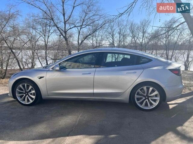 Серый Тесла Модель 3, объемом двигателя 0 л и пробегом 39 тыс. км за 14600 $, фото 2 на Automoto.ua