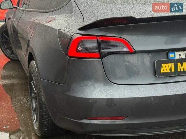 Серый Тесла Модель 3, объемом двигателя 0 л и пробегом 162 тыс. км за 13999 $, фото 6 на Automoto.ua