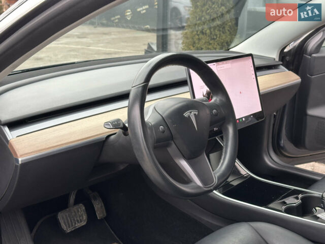Серый Тесла Модель 3, объемом двигателя 0 л и пробегом 130 тыс. км за 17900 $, фото 13 на Automoto.ua