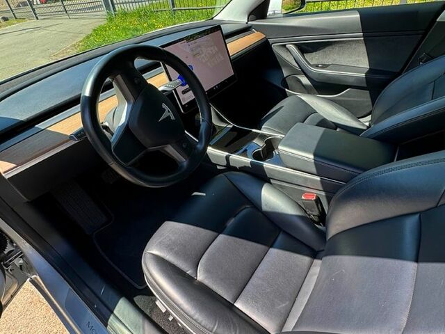 Сірий Тесла Модель 3, об'ємом двигуна 0 л та пробігом 135 тис. км за 17900 $, фото 9 на Automoto.ua