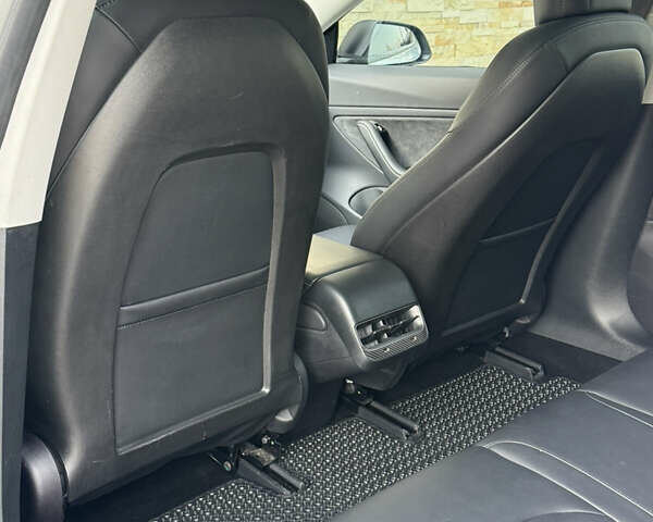 Серый Тесла Модель 3, объемом двигателя 0 л и пробегом 84 тыс. км за 17400 $, фото 33 на Automoto.ua