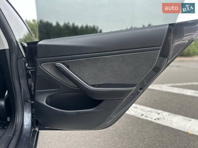 Сірий Тесла Модель 3, об'ємом двигуна 0 л та пробігом 150 тис. км за 13999 $, фото 21 на Automoto.ua