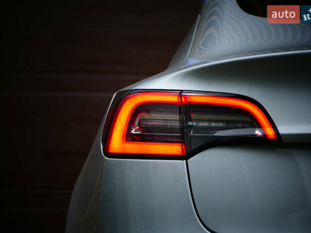 Серый Тесла Модель 3, объемом двигателя 0 л и пробегом 119 тыс. км за 18300 $, фото 18 на Automoto.ua