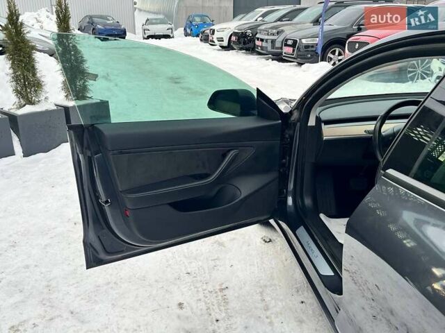 Серый Тесла Модель 3, объемом двигателя 0 л и пробегом 182 тыс. км за 13900 $, фото 8 на Automoto.ua