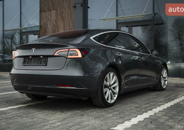 Сірий Тесла Модель 3, об'ємом двигуна 0 л та пробігом 150 тис. км за 19000 $, фото 17 на Automoto.ua