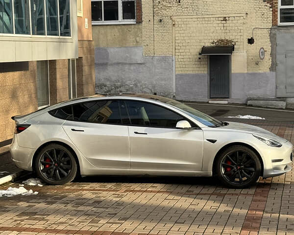 Сірий Тесла Модель 3, об'ємом двигуна 0 л та пробігом 130 тис. км за 22000 $, фото 1 на Automoto.ua
