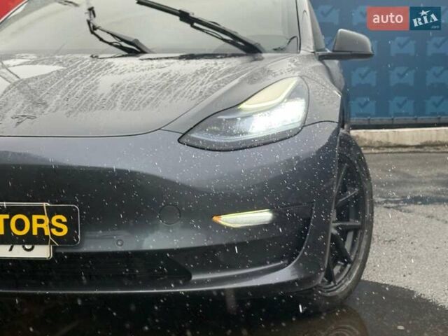 Серый Тесла Модель 3, объемом двигателя 0 л и пробегом 162 тыс. км за 13999 $, фото 9 на Automoto.ua