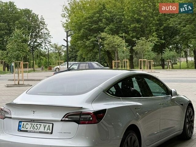 Серый Тесла Модель 3, объемом двигателя 0 л и пробегом 97 тыс. км за 15000 $, фото 4 на Automoto.ua